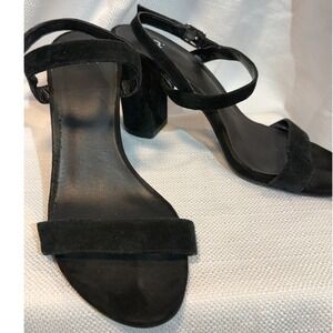 BP Luela Black Suede Block Heel Ankle Strap Sandals Womens Size 7M RN58665